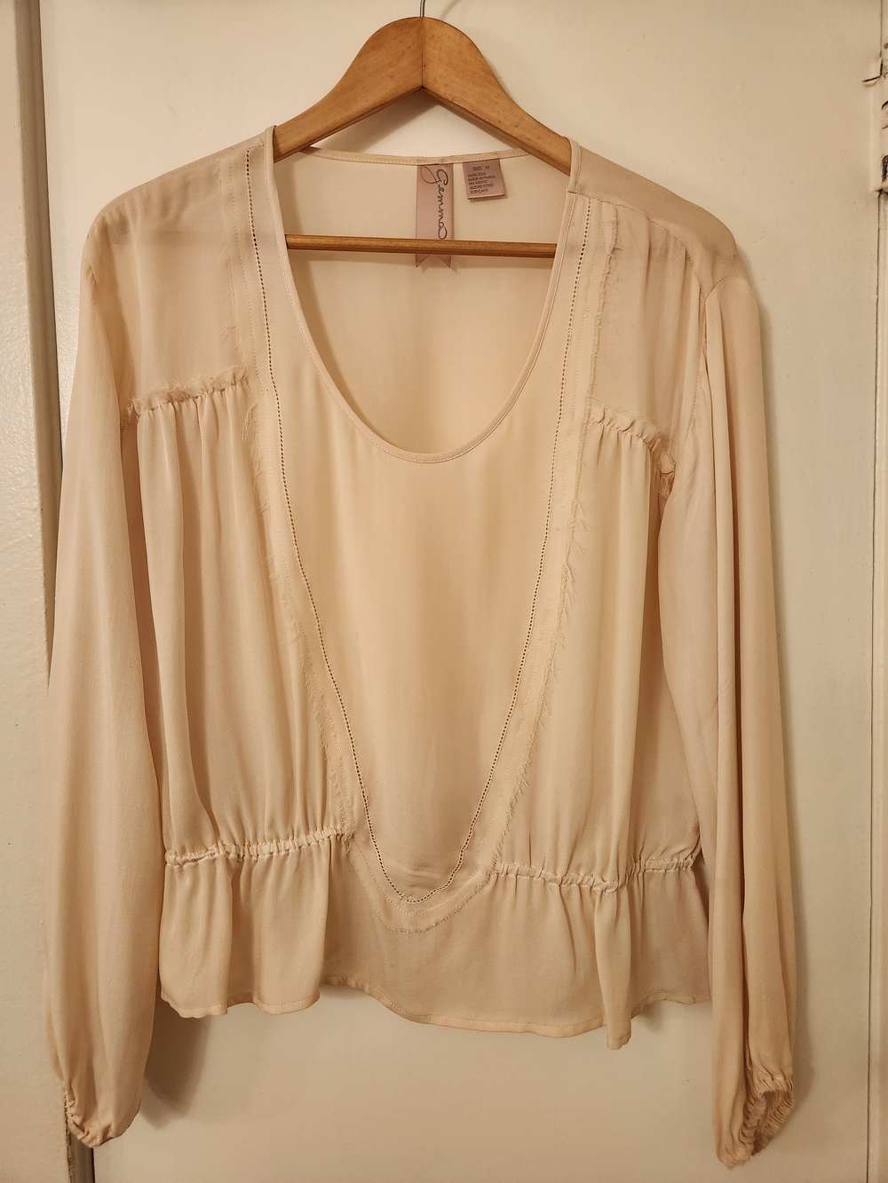 100% Silk Cream Scoop Neck Long-Sleeve Blouse